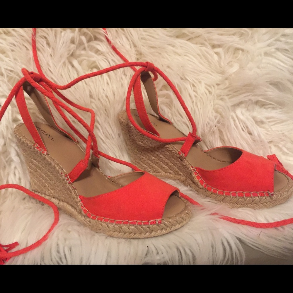 Lace up wedge espadrilles!
